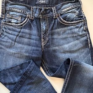 Mens SILVER Jeans 34x32 NWOT Loose Fit Dark Blue Destressed Style Gordie